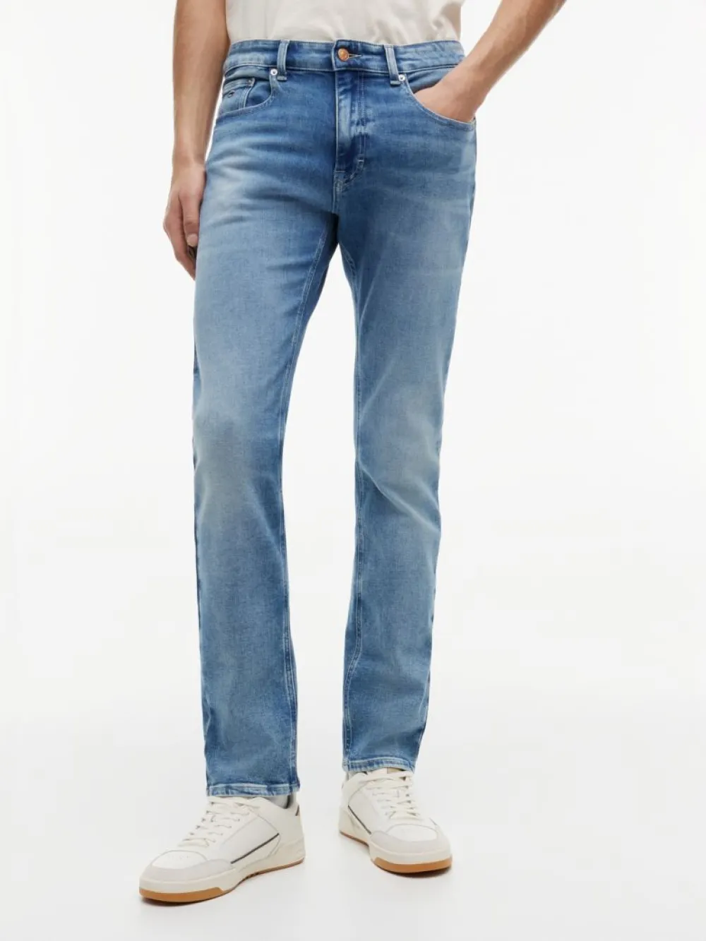 detail Tommy Jeans pánské modré džíny