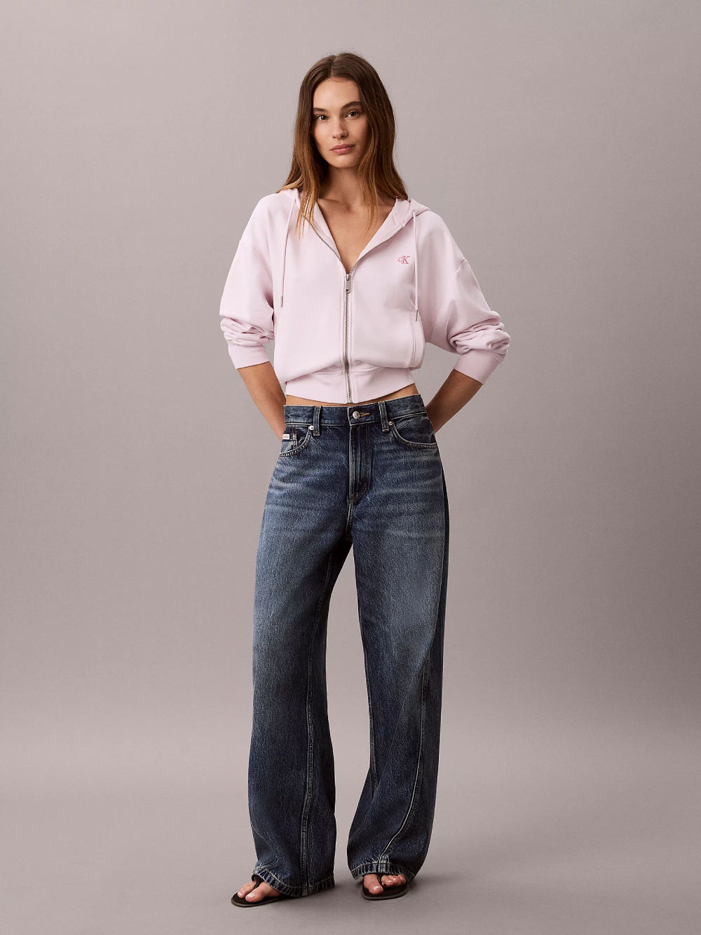 detail Calvin Klein dámská růžová mikina