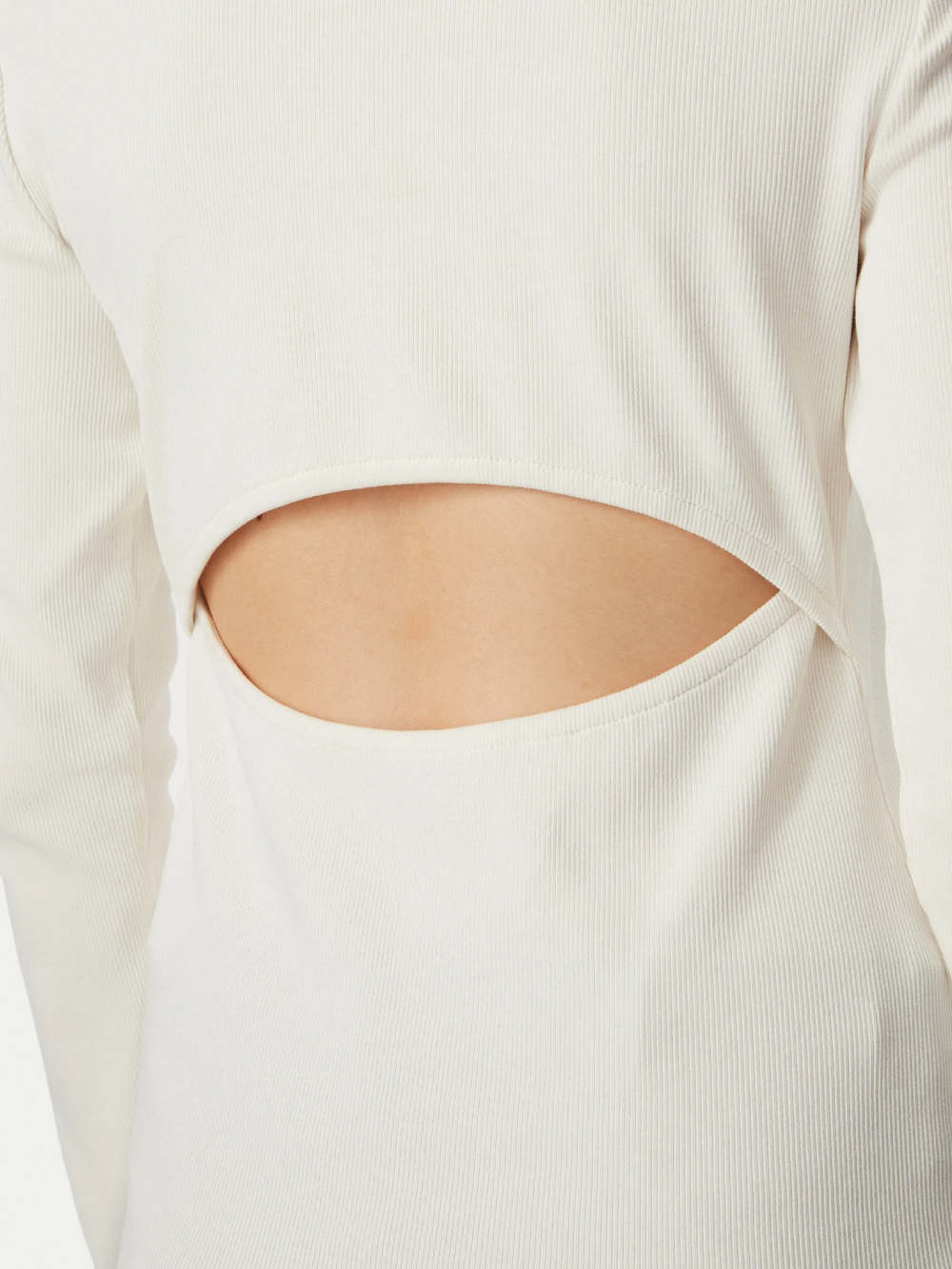 detail Calvin Klein dámské bílé tričko