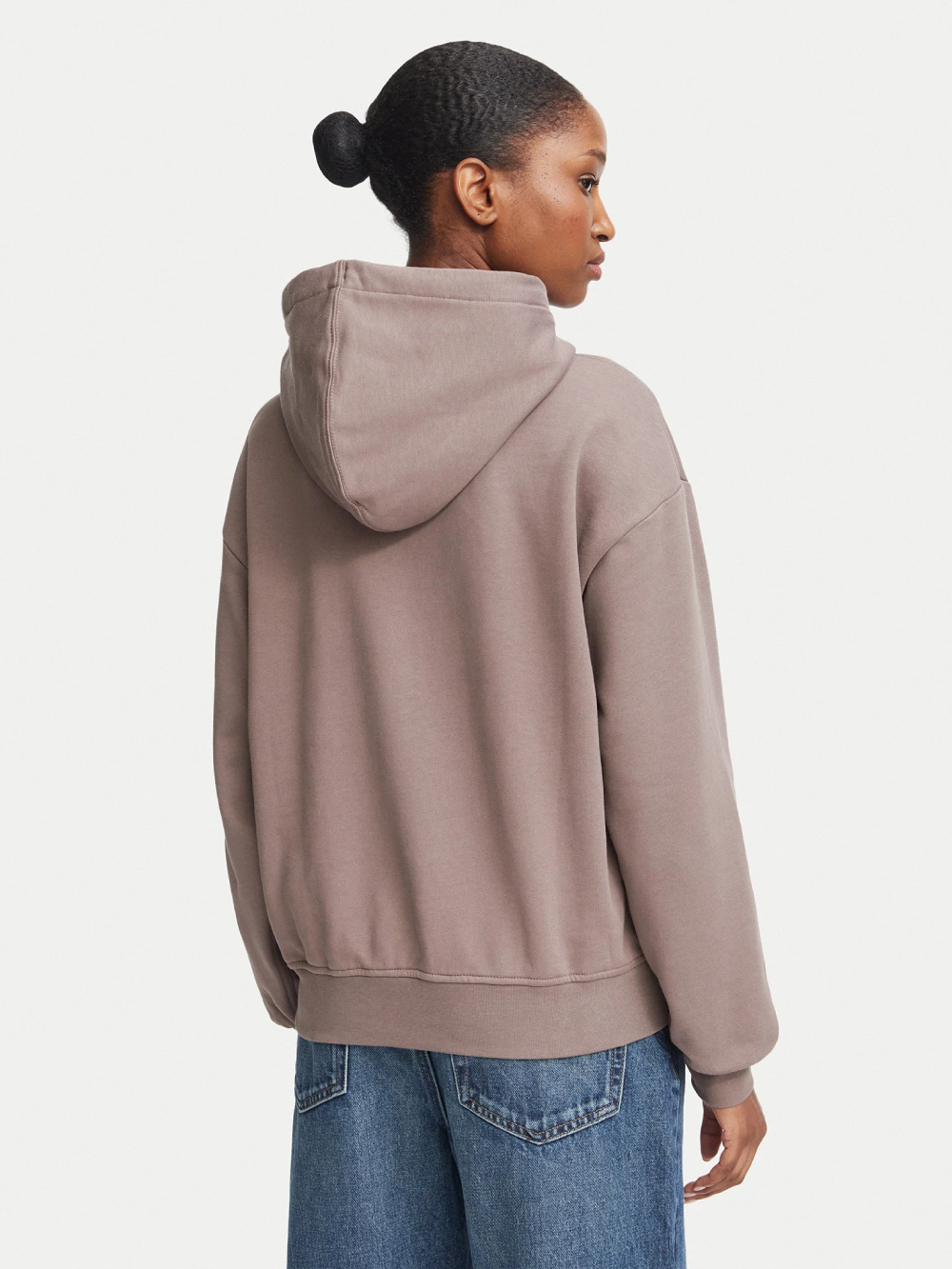 detail Calvin Klein dámská hnědá mikina