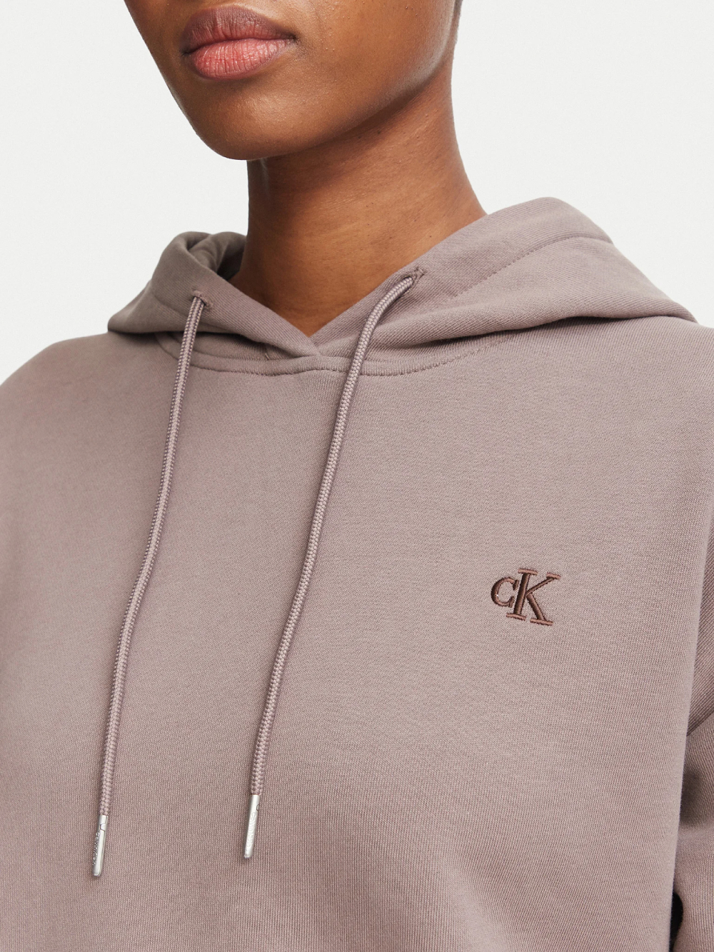 detail Calvin Klein dámská hnědá mikina