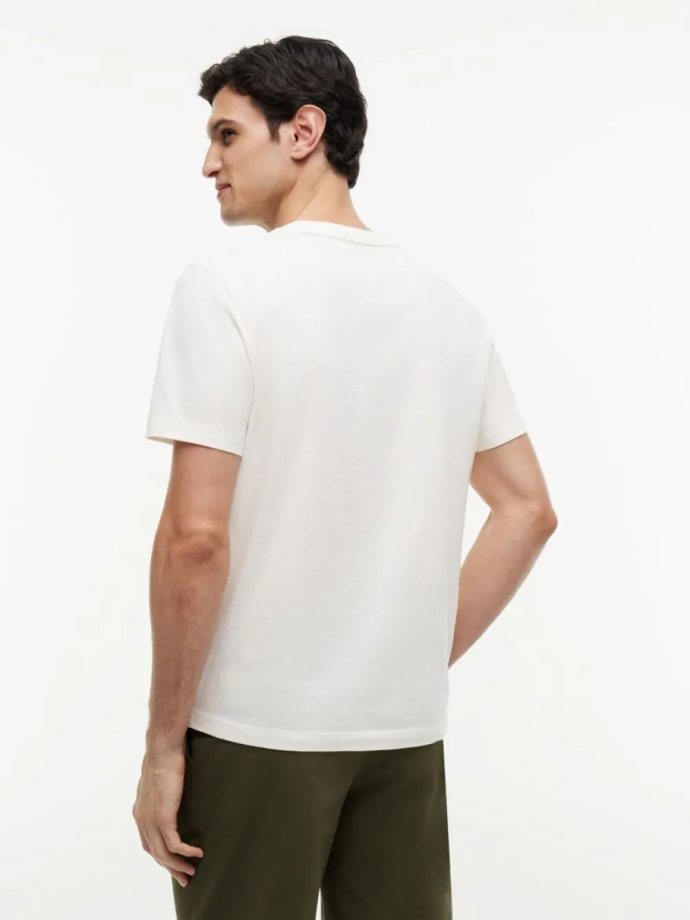 detail Tommy Hilfiger pánské krémové tričko