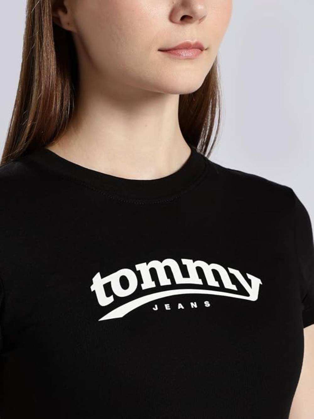 detail Tommy Jeans dámské černé tričko