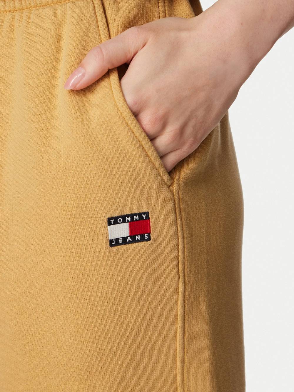 detail Tommy Jeans dámské béžové tepláky