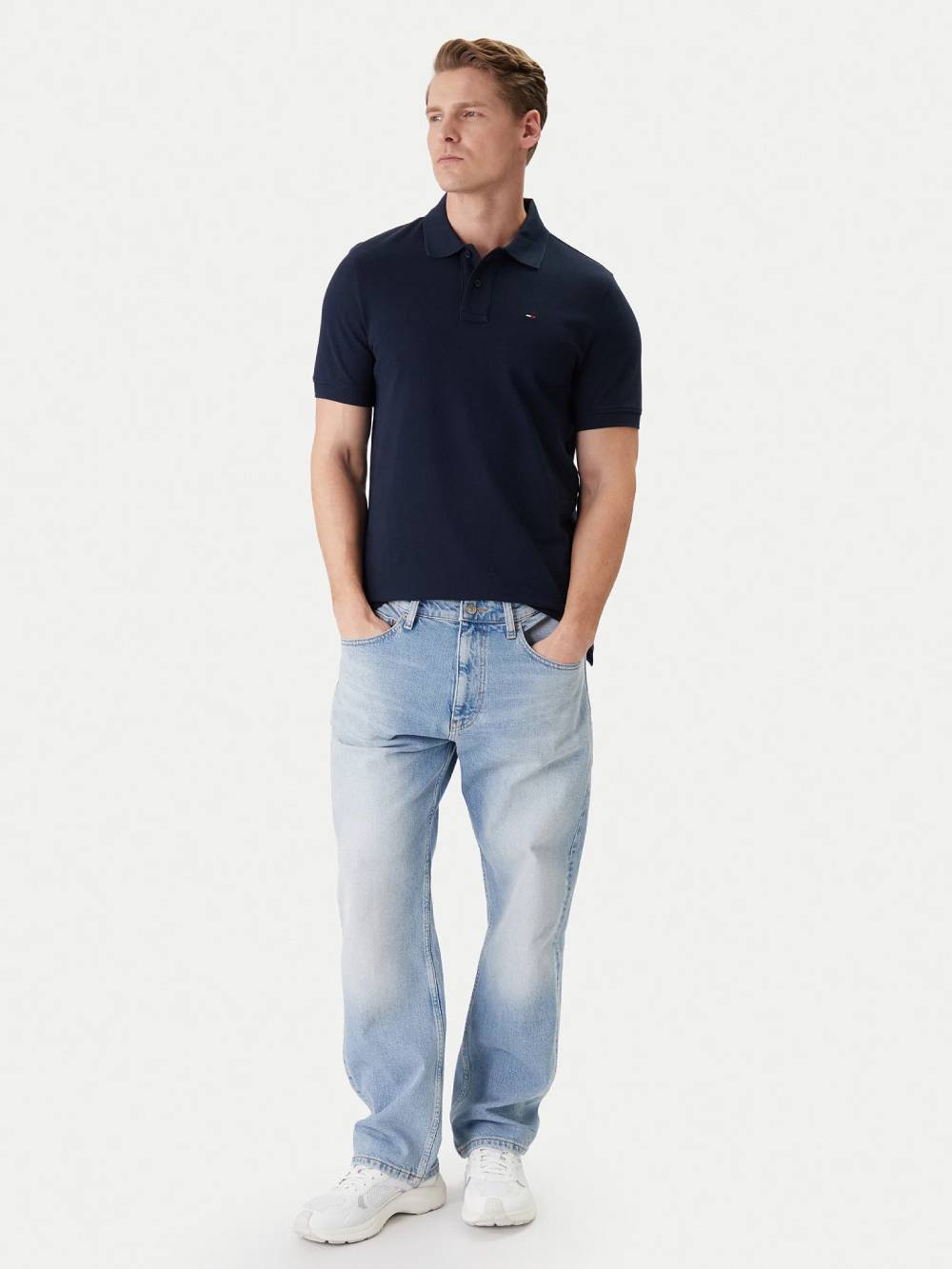 detail Tommy Jeans pánské modré polo triko
