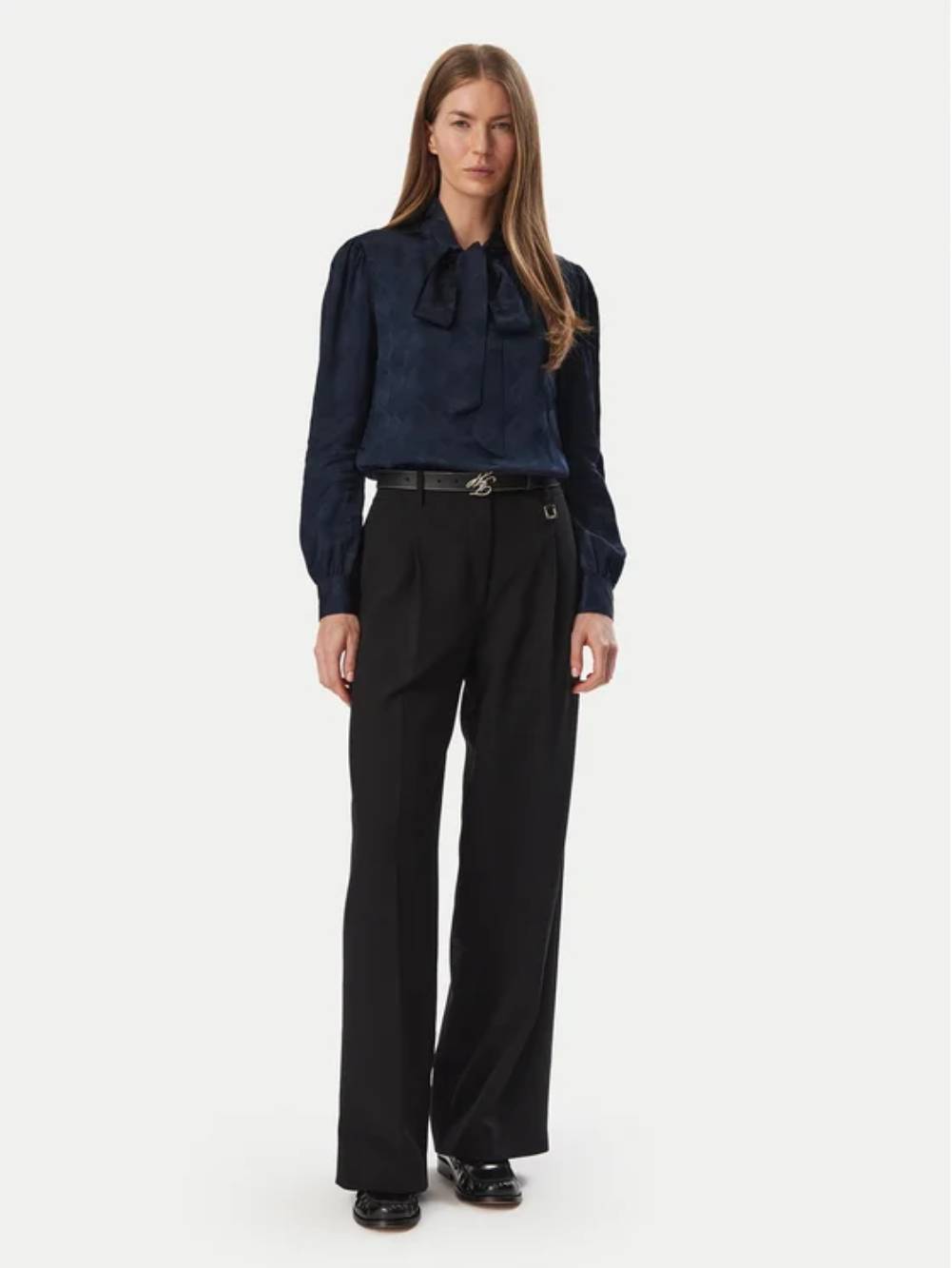 detail Tommy Hilfiger dámská tmavě modrá halenka