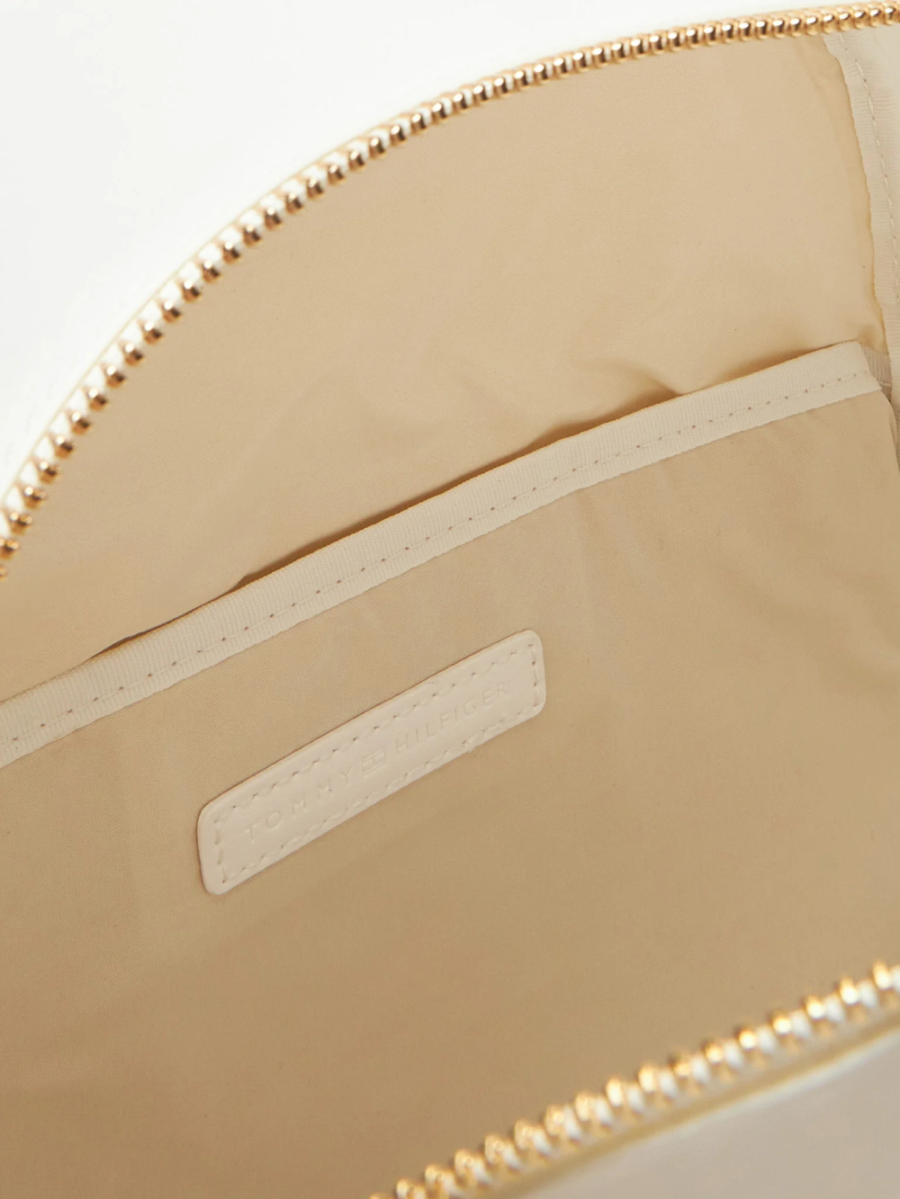 detail Tommy Hilfiger dámský krémový batoh