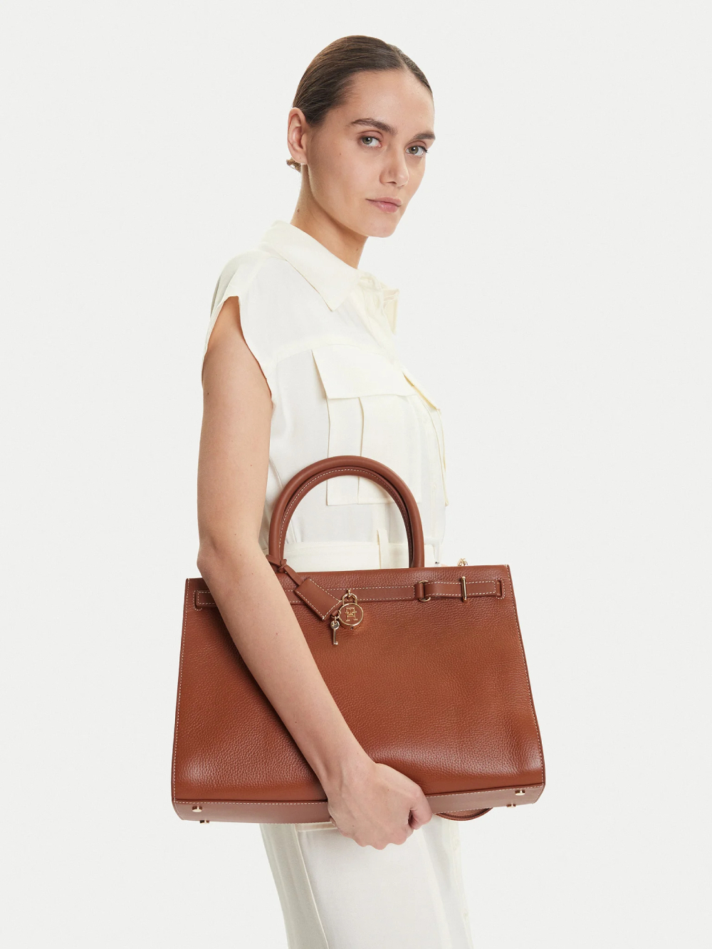 detail Tommy Hilfiger dámská kožená kabelka