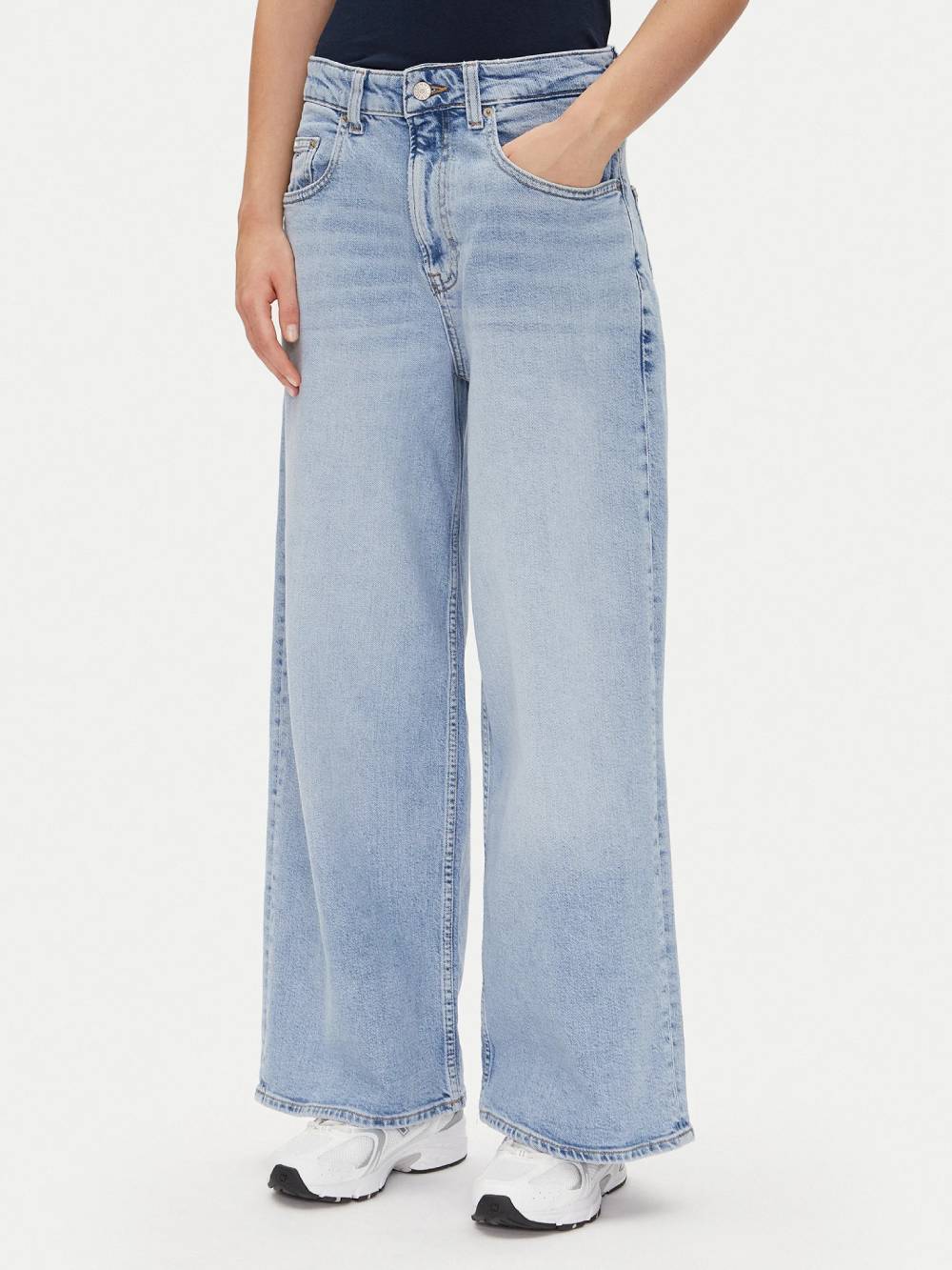 detail Tommy Jeans dámské modré džíny