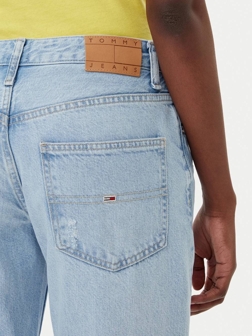 detail Tommy Jeans dámské modré džíny