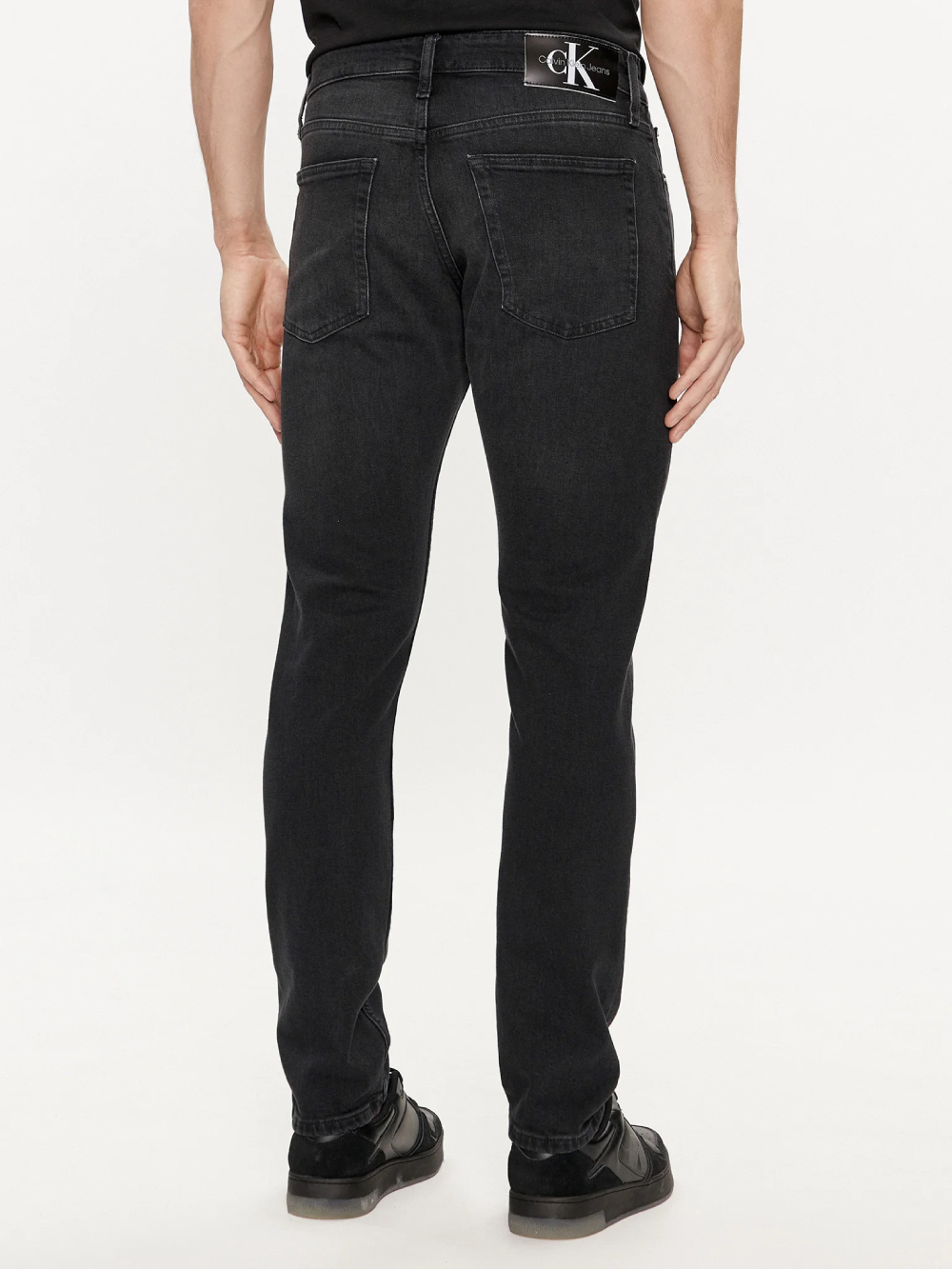 detail Calvin Klein pánské černé džíny