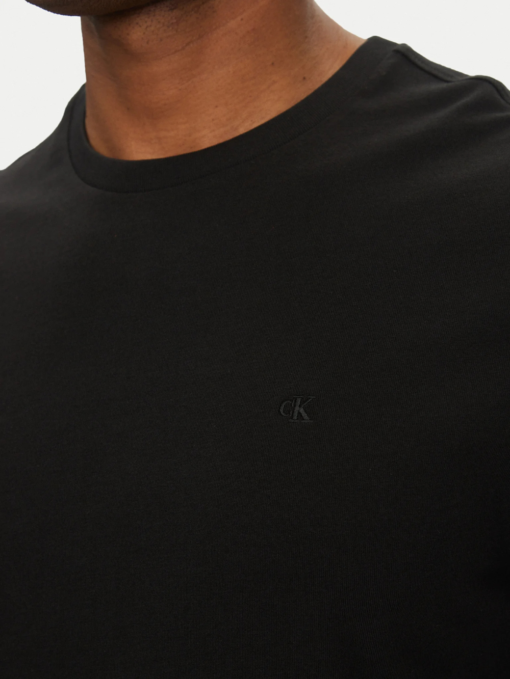 detail Calvin Klein pánské černé tričko