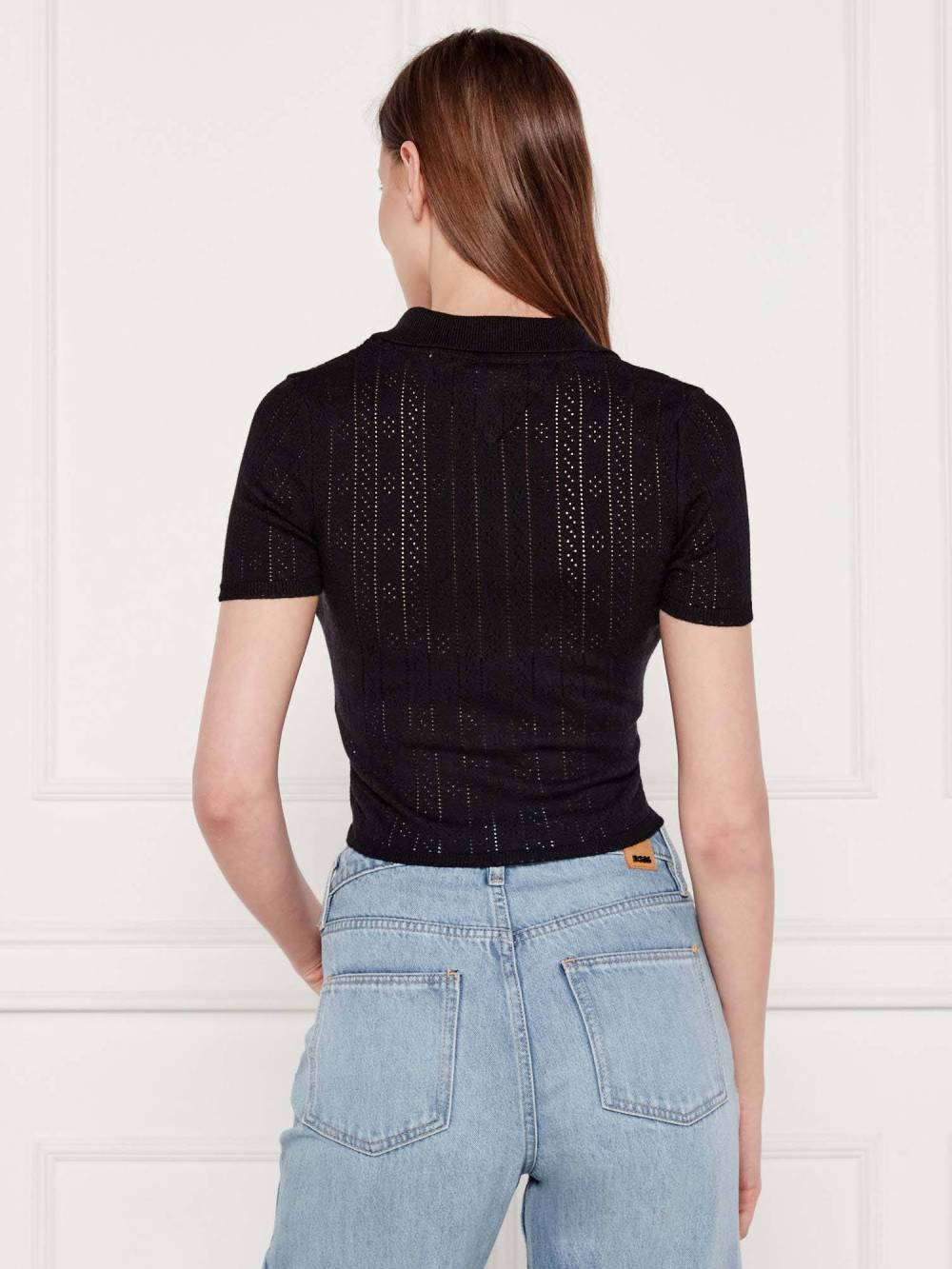 detail Tommy Jeans dámský černý svetr