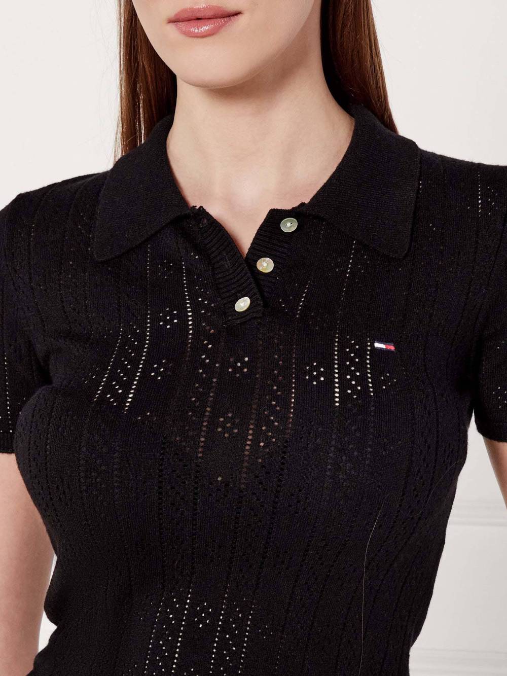 detail Tommy Jeans dámský černý svetr