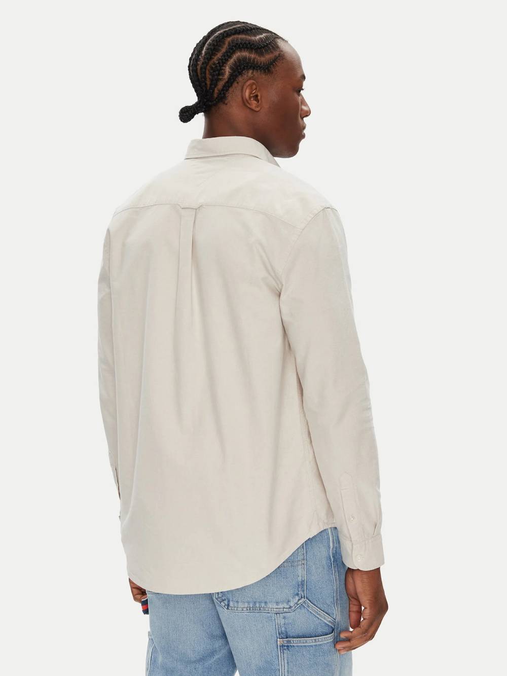 detail Tommy Jeans pánská krémová košile