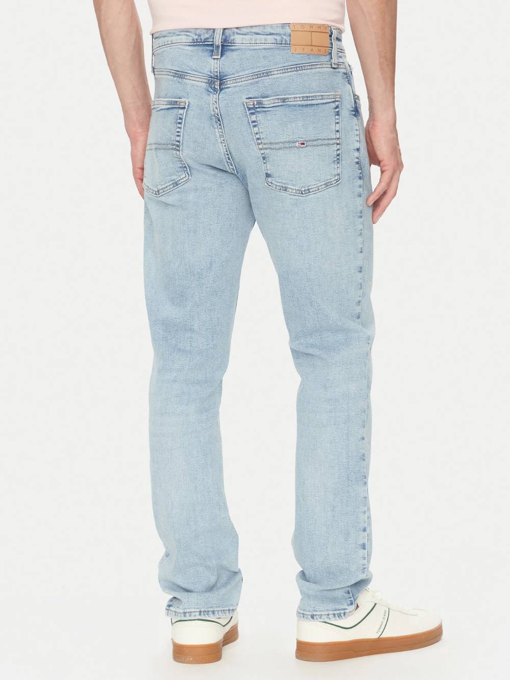 detail Tommy Jeans pánské modré džíny