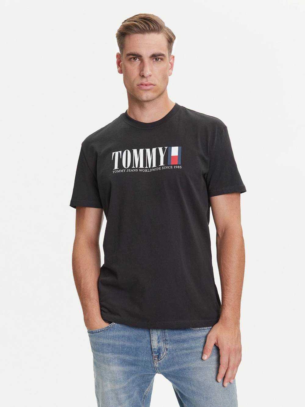 detail Tommy Jeans pánské černé triko