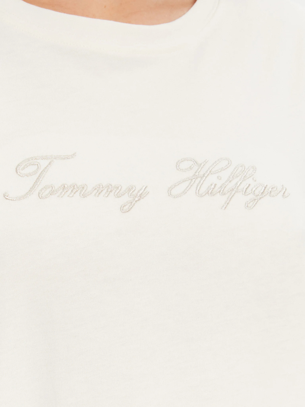 detail Tommy Hilfiger dámské bílé tričko
