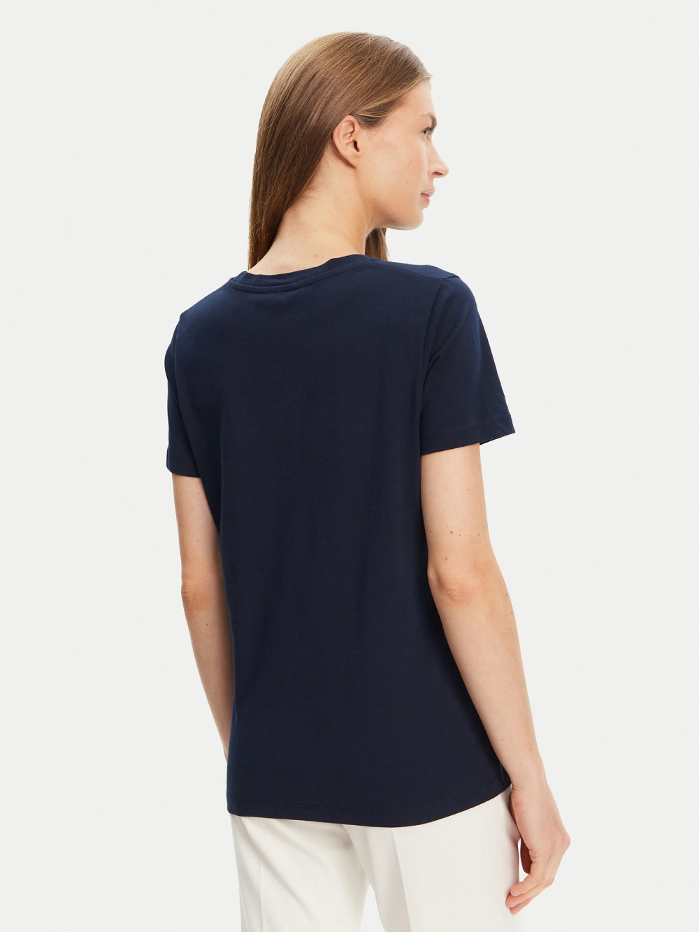 detail Tommy Hilfiger dámské tmavě modré tričko