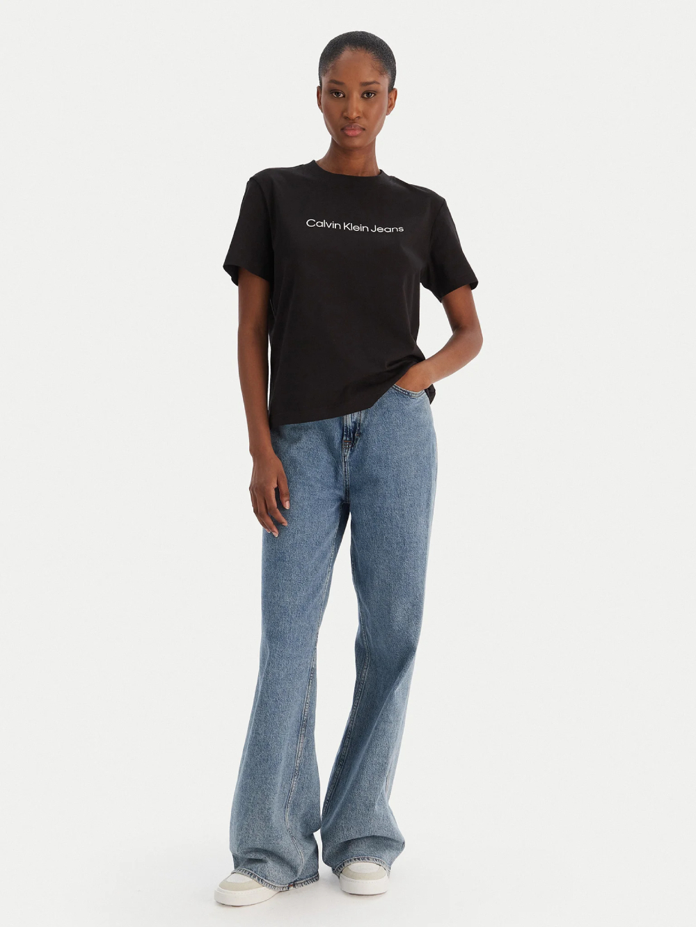 detail Calvin Klein dámské černé tričko