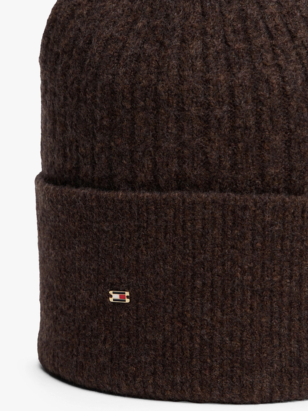 detail Tommy Hilfiger dámská tmavě hnědá čepice 