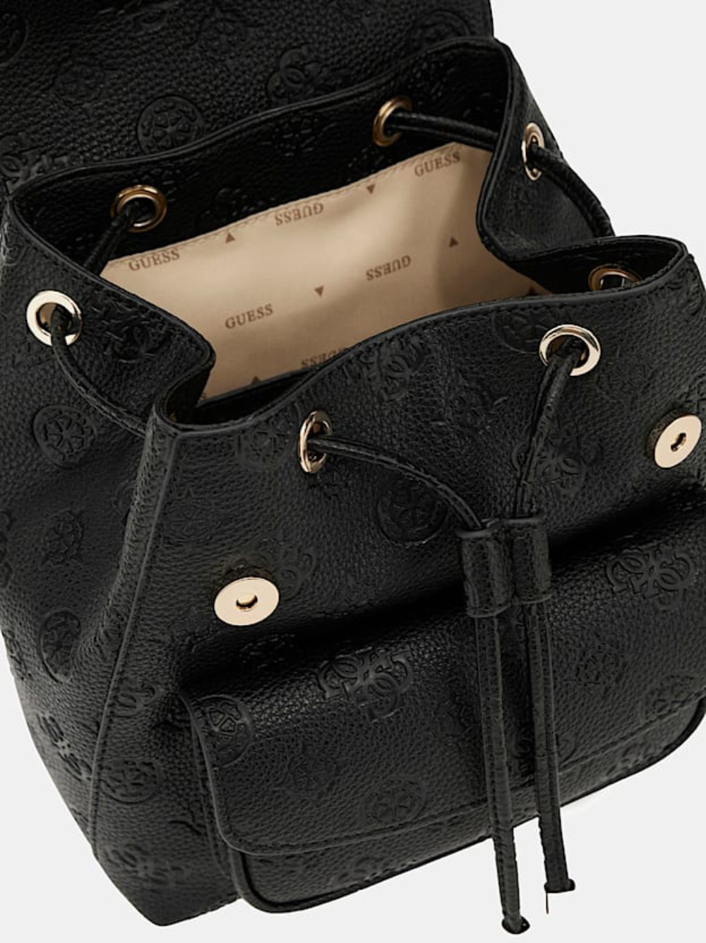 detail Guess dámský černý batoh