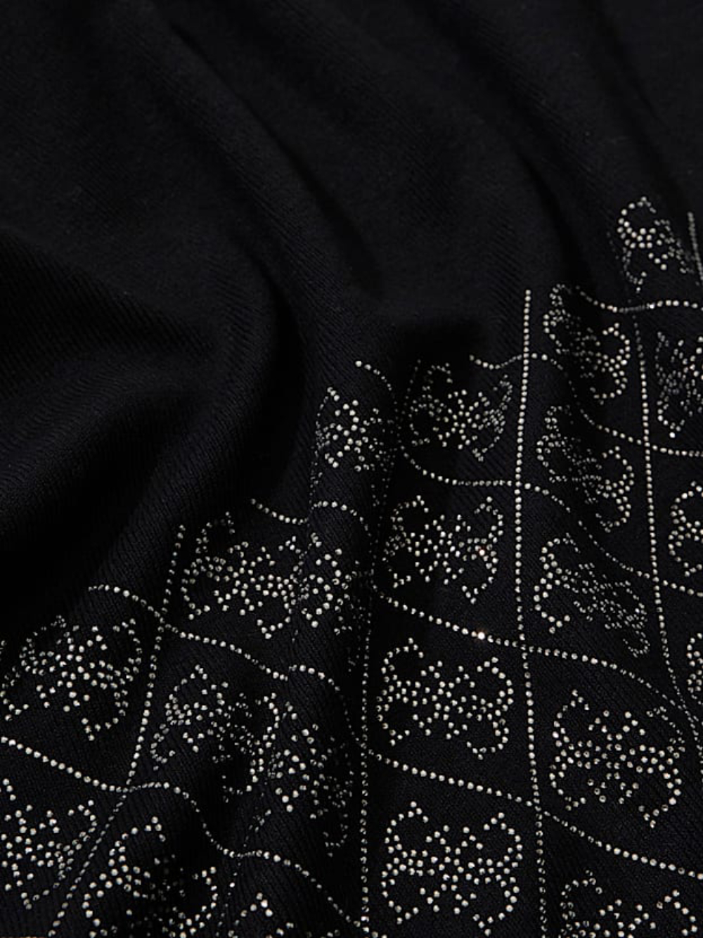 detail Guess dámská černá šála