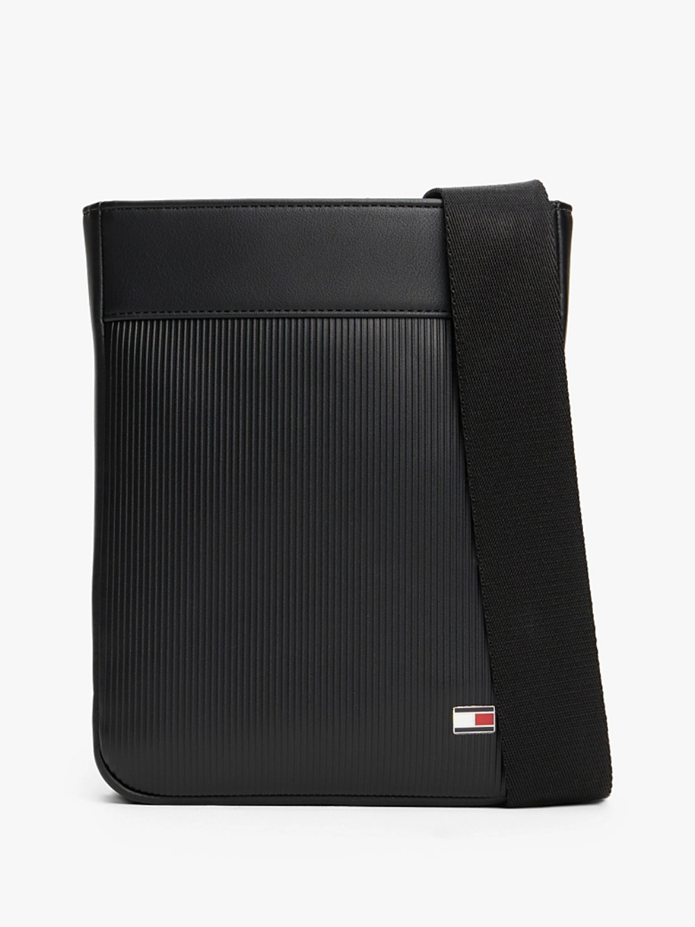 detail Tommy Hilfiger pánská černá taška