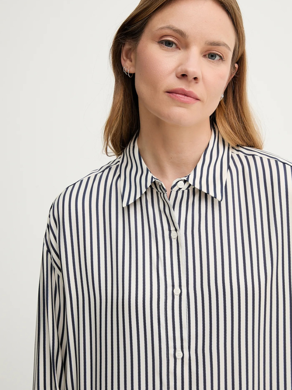 detail Tommy Hilfiger dámská pruhovaná košile