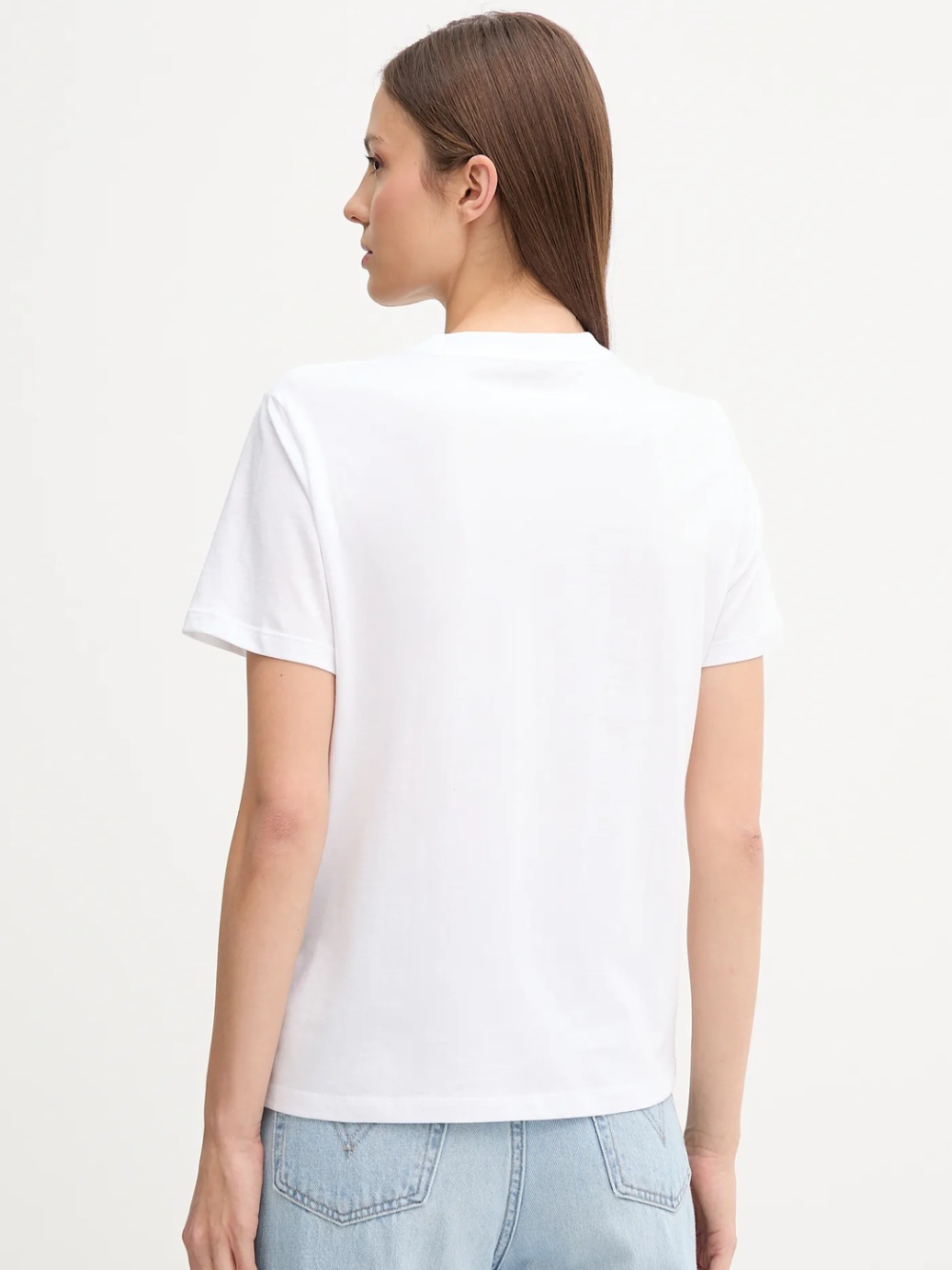 detail Calvin Klein dámské bílé tričko