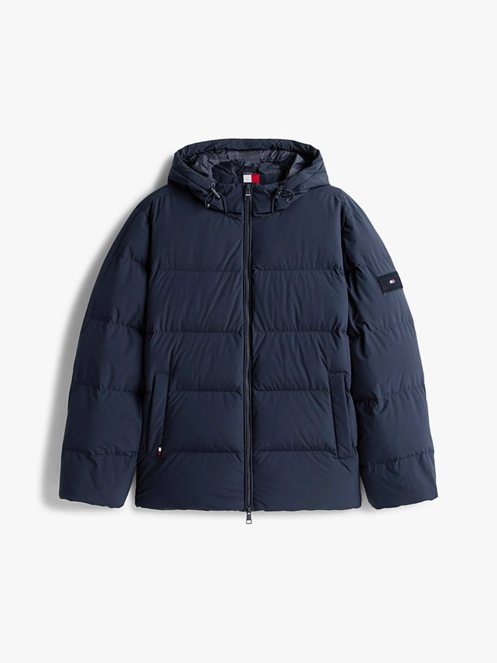 detail Tommy Hilfiger pánská tmavě modrá péřová bunda 