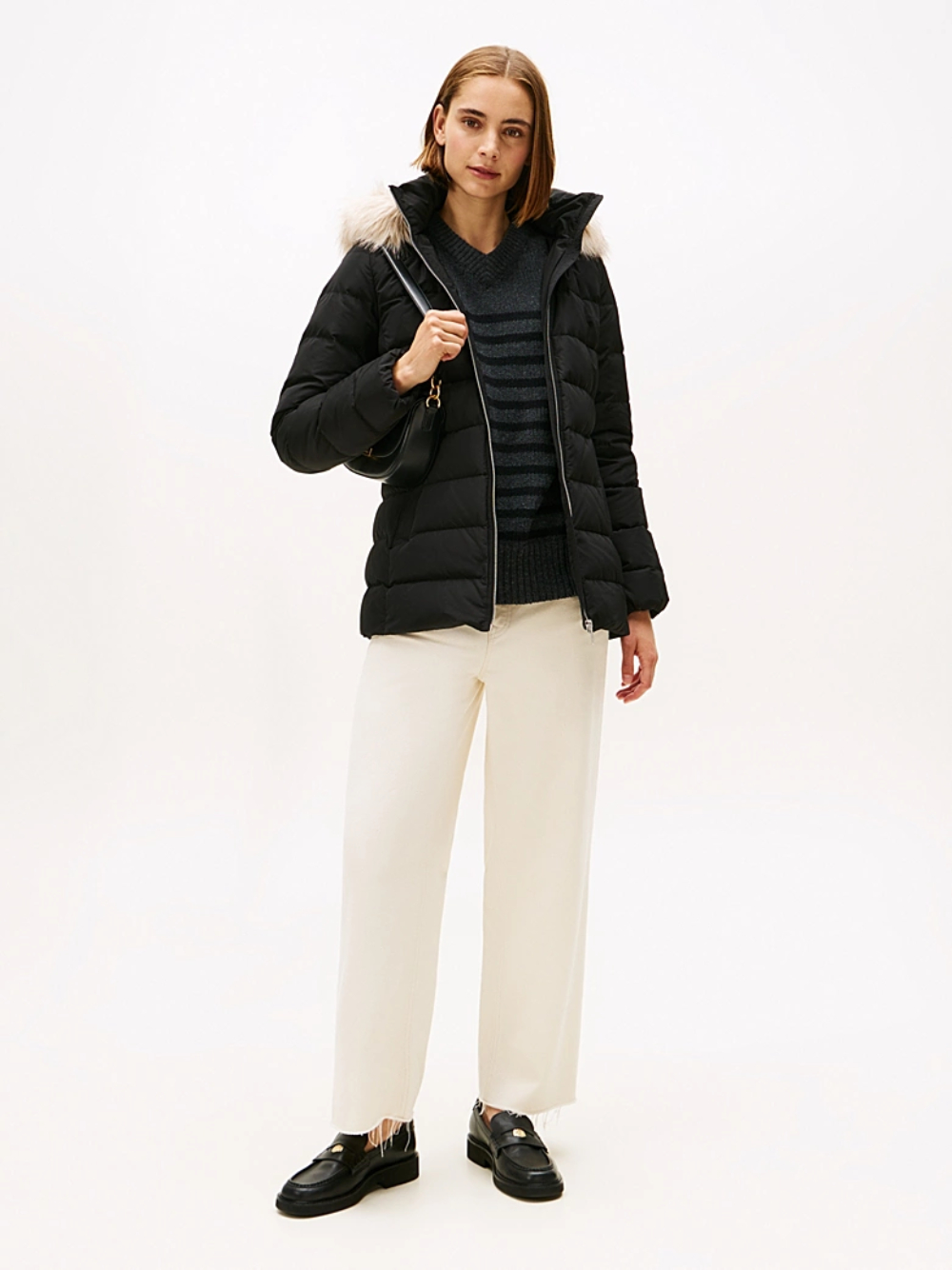 detail Tommy Hilfiger dámská černá péřová bunda 