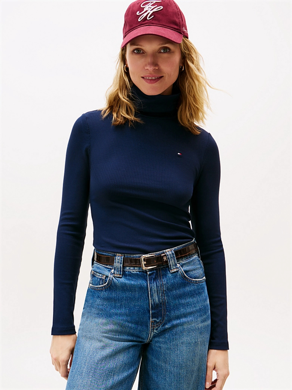 detail Tommy Hilfiger dámský tmavě modrý rolák