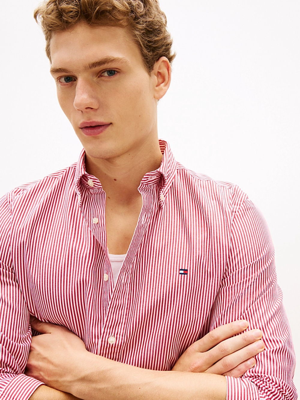 detail Tommy Hilfiger pánská růžová košile