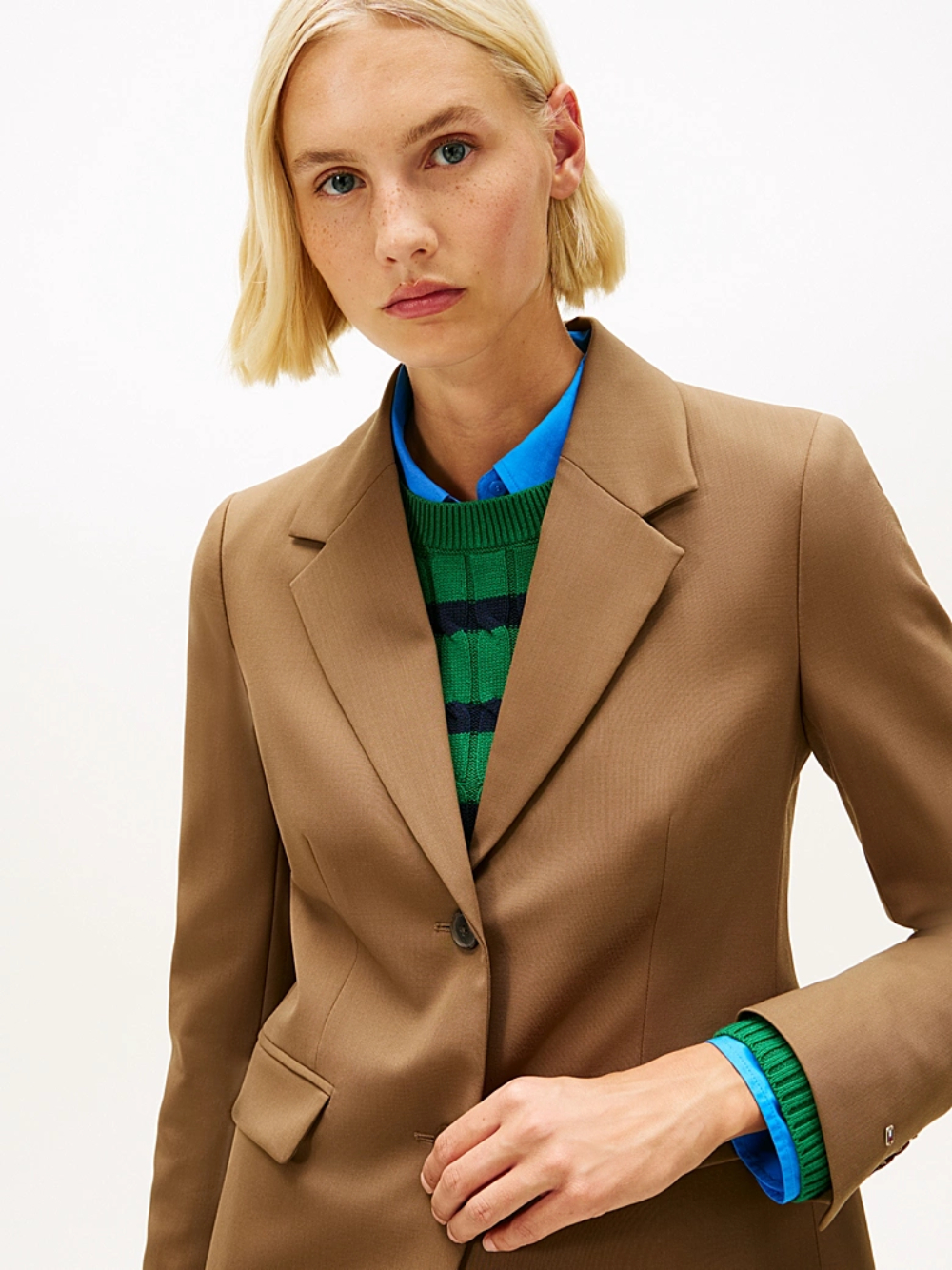 detail Tommy Hilfiger dámské hnědé sako