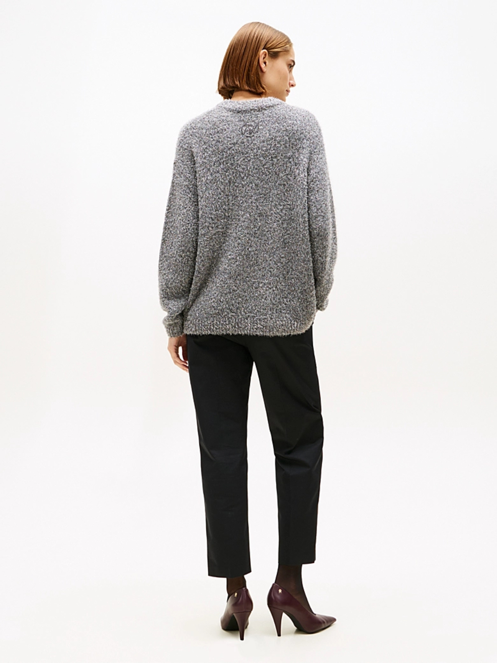 detail Tommy Hilfiger dámský šedý svetr