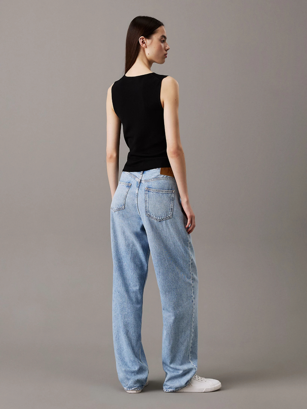 detail Calvin Klein dámský černý top