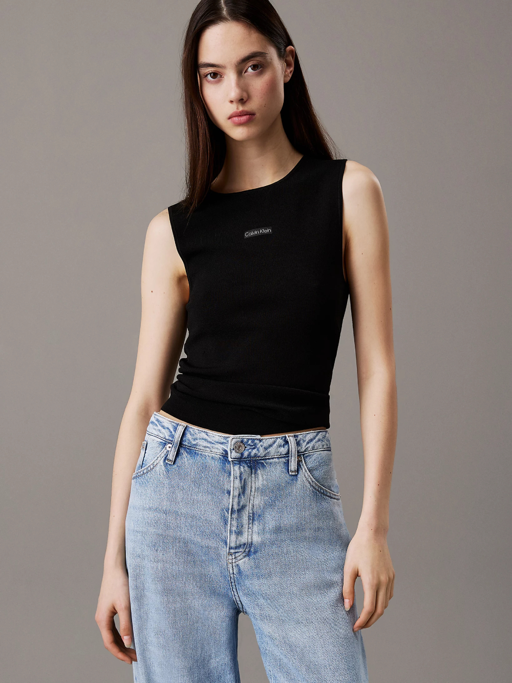 detail Calvin Klein dámský černý top