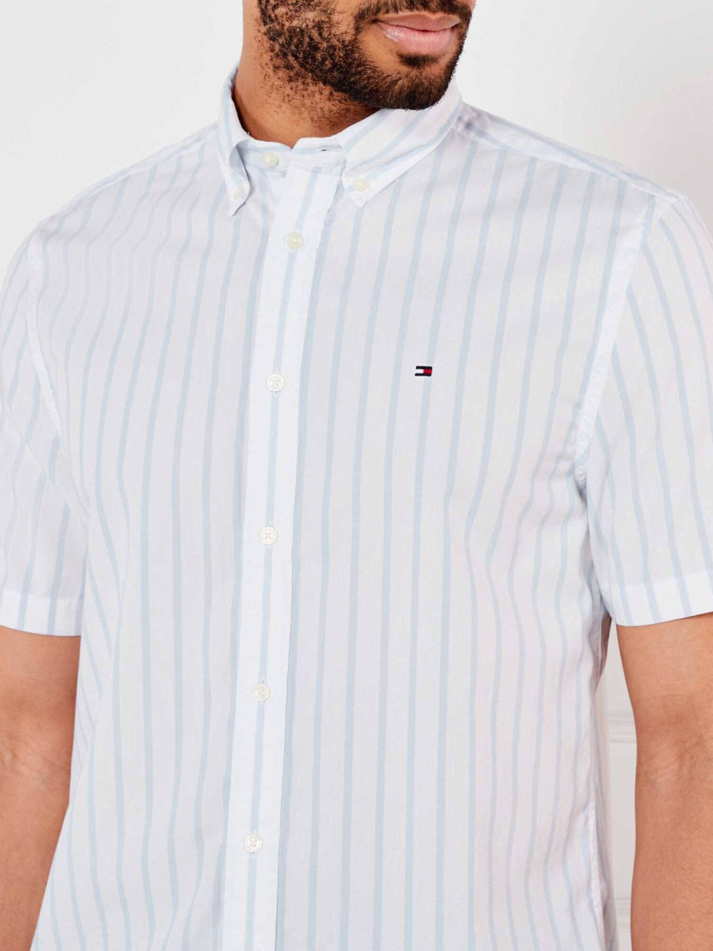 detail Tommy Hilfiger pánská pruhovaná košile