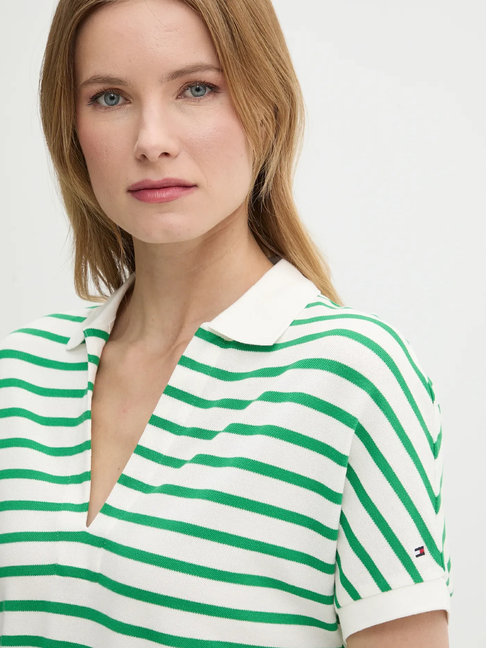 detail Tommy Hilfiger dámské pruhované polo tričko