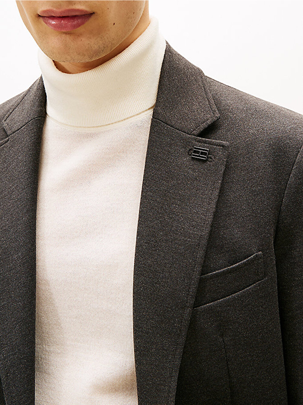 detail Tommy Hilfiger pánské šedé sako