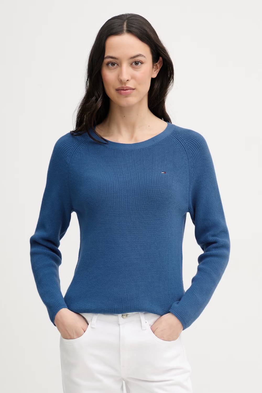 detail Tommy Hilfiger dámský modrý svetr