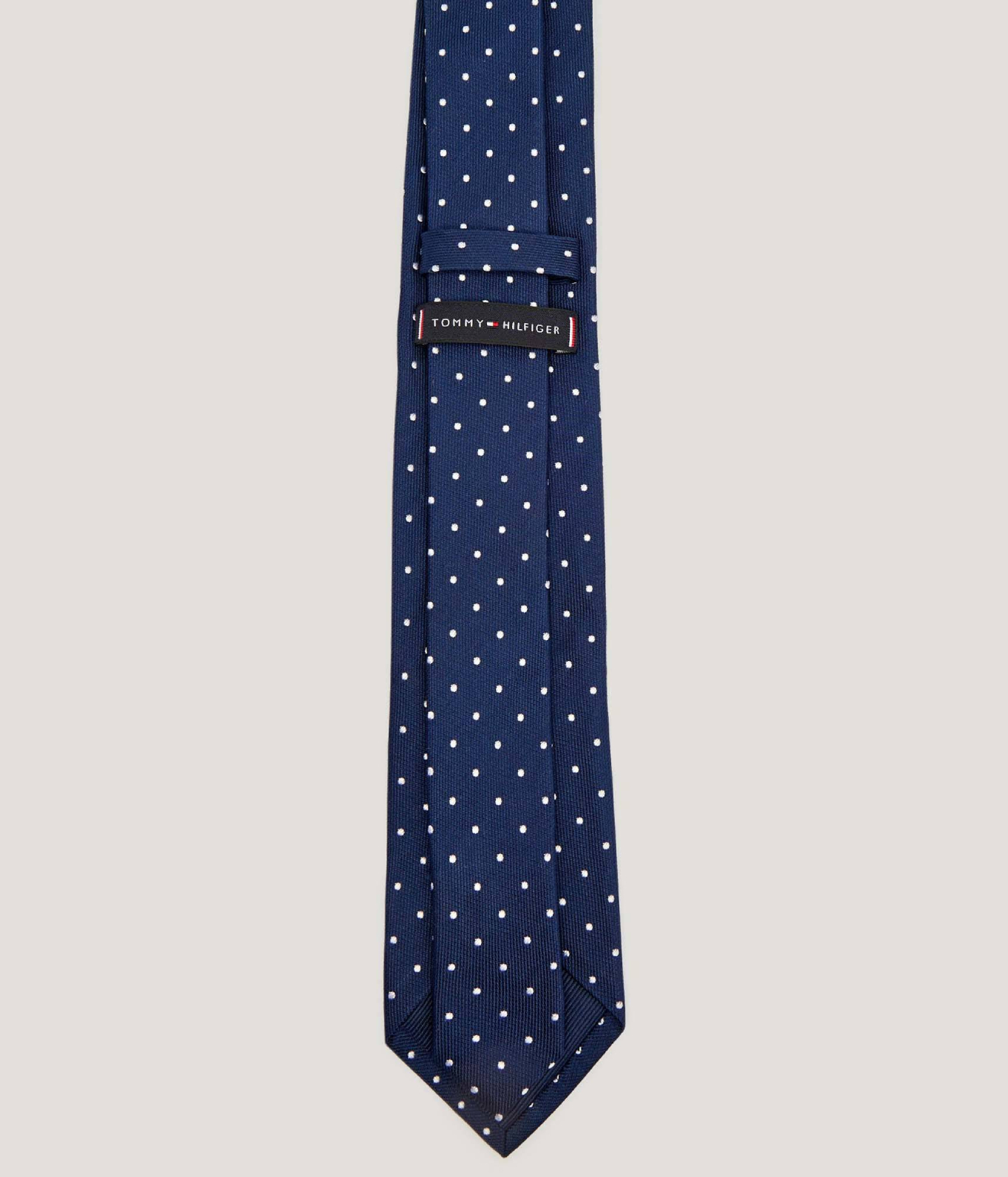 detail Tommy Hilfiger pánská tmavě modrá kravata