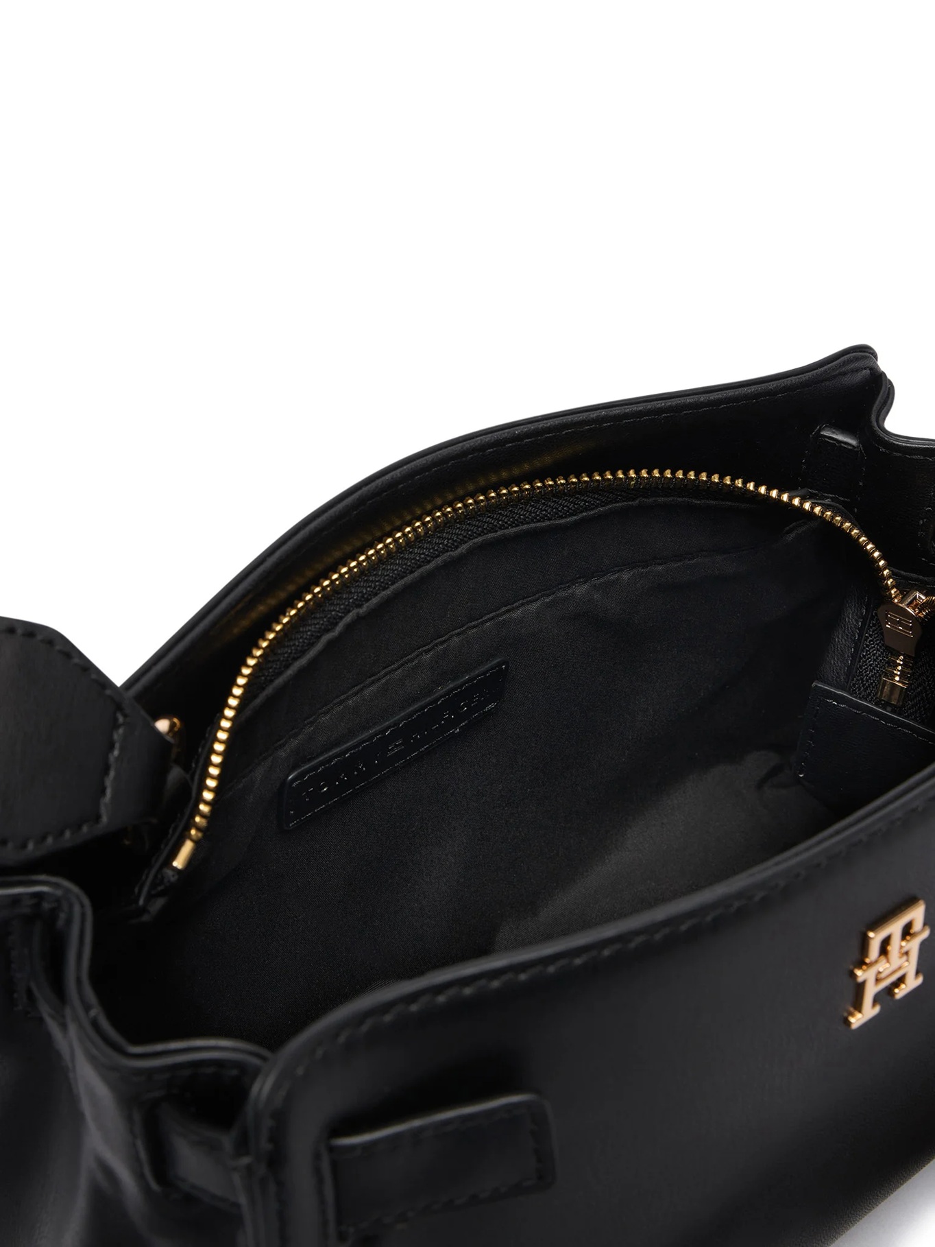 detail Tommy Hilfiger dámská černá kabelka