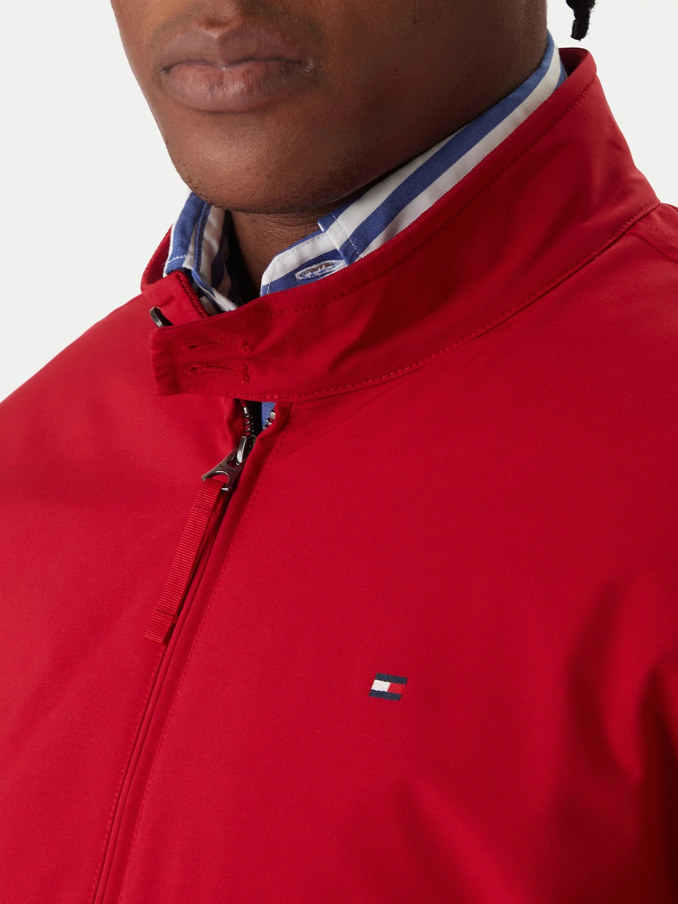 detail Tommy Hilfiger pánská červená bunda