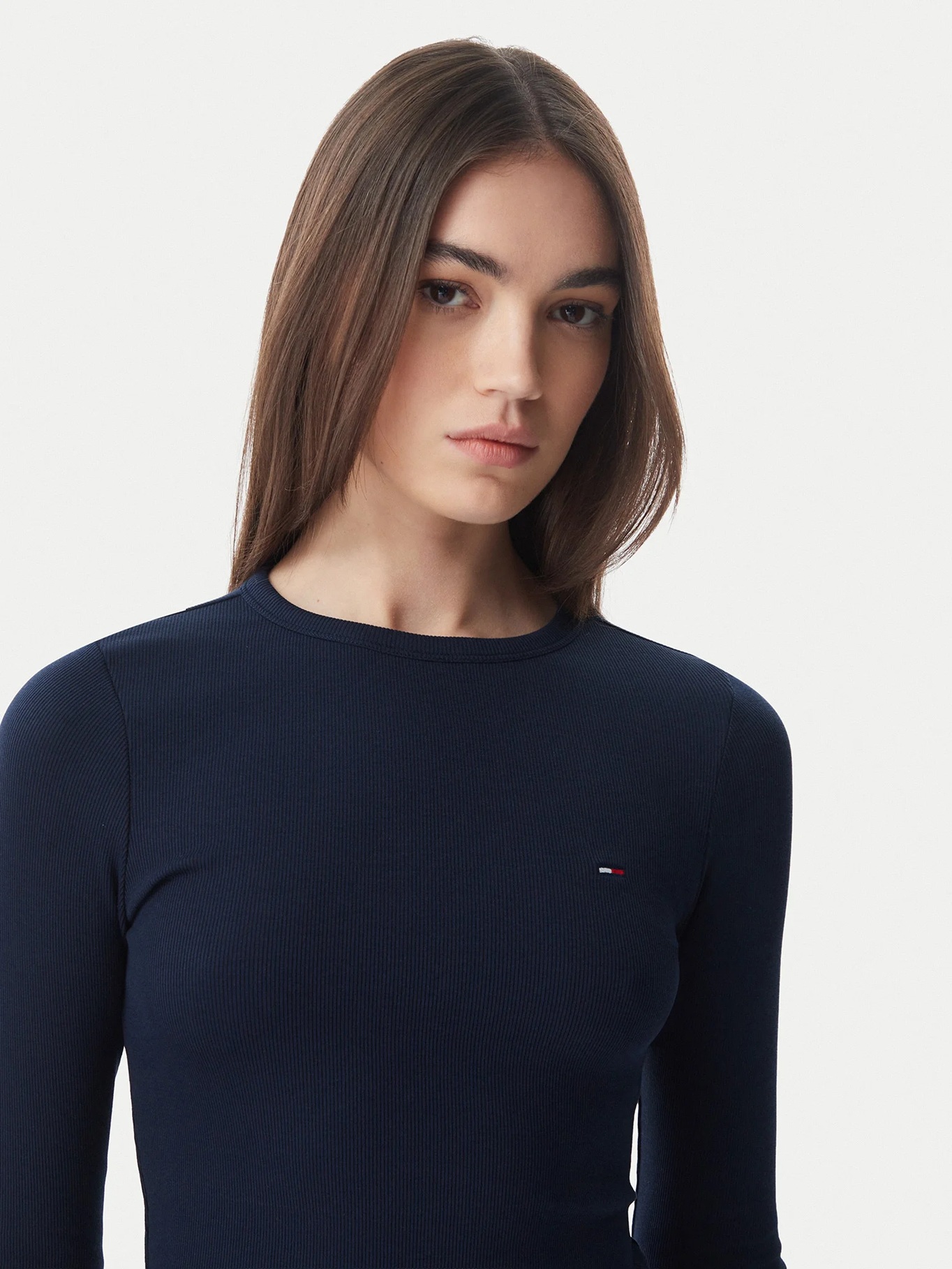 detail Tommy Jeans dámské tmavě modré tričko