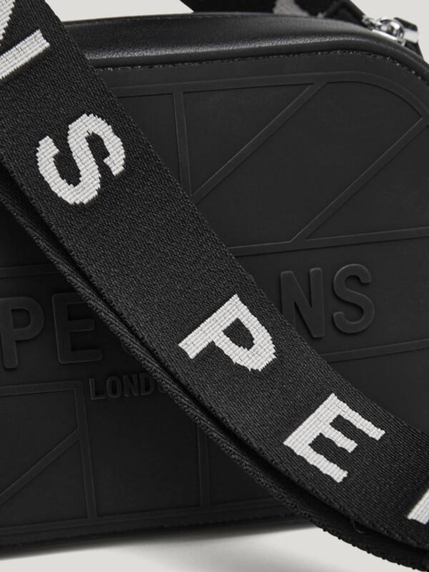 detail Pepe Jeans dámská černá kabelka