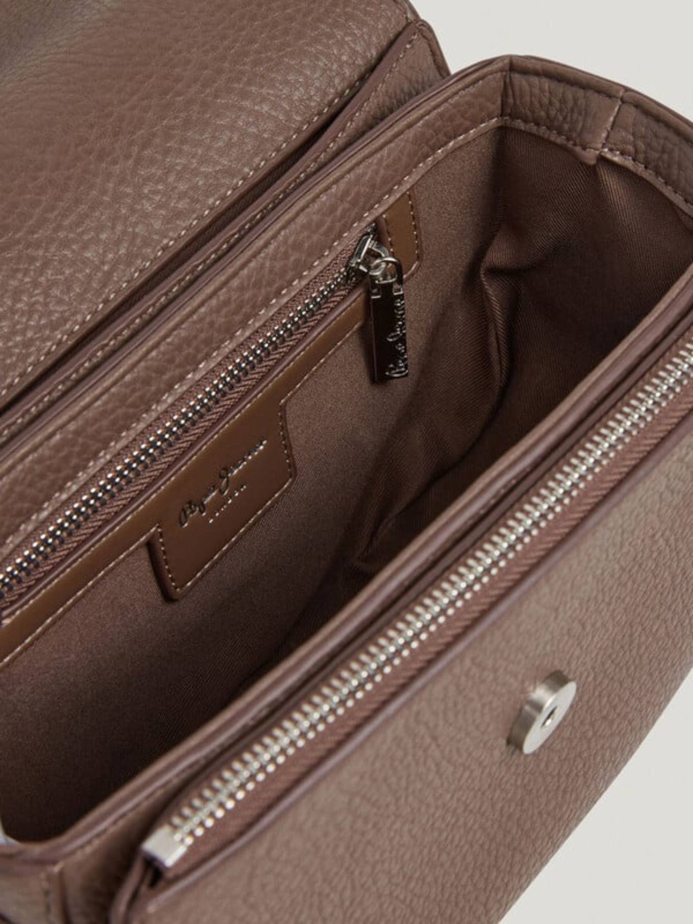 detail Pepe Jeans dámská hnědá kabelka