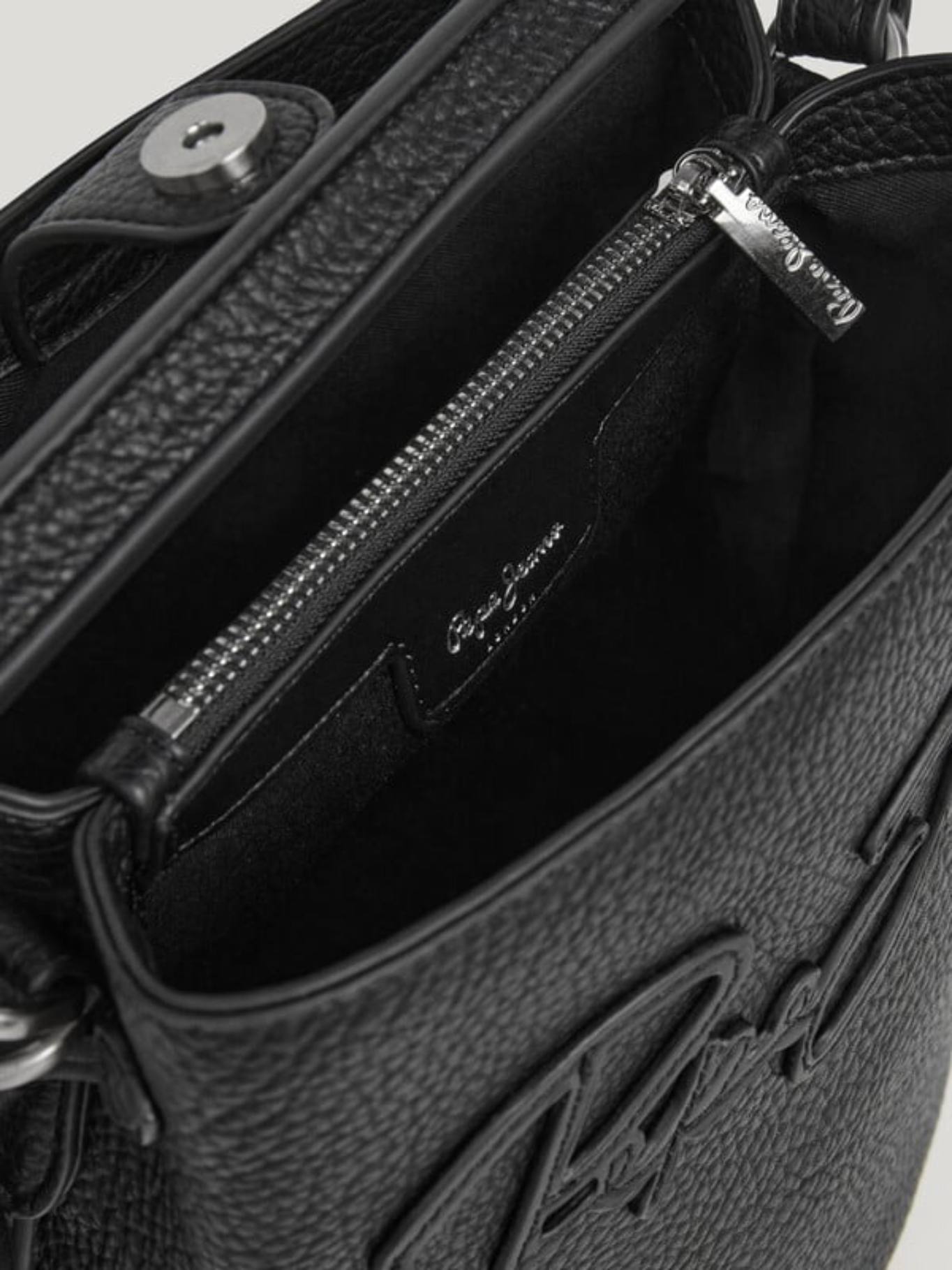 detail Pepe Jeans dámská černá kabelka