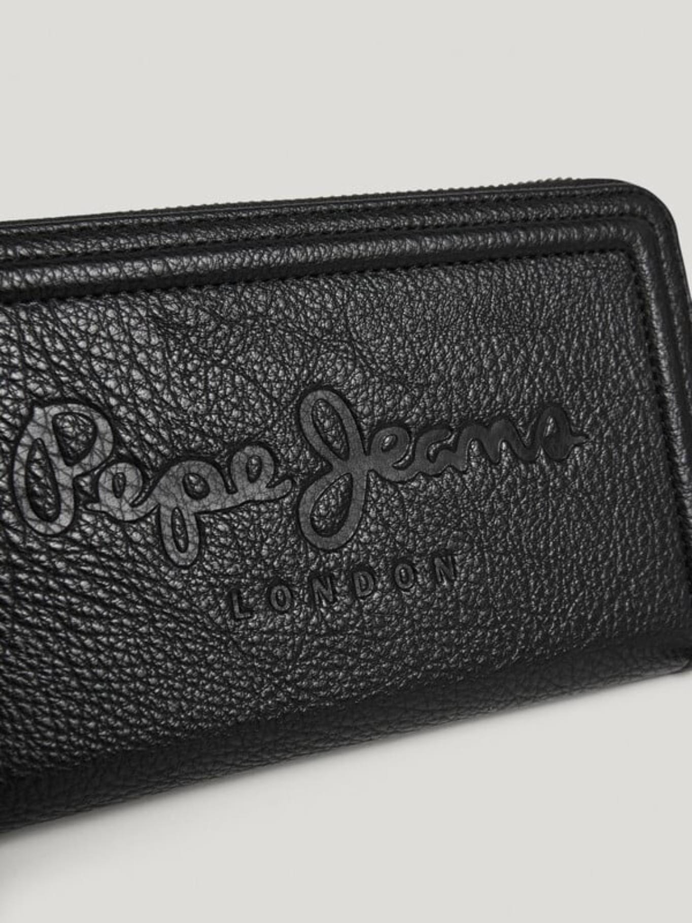 detail Pepe Jeans dámská černá peněženka